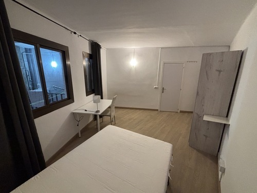 Room in a shared flat in Sant Andreu · 3