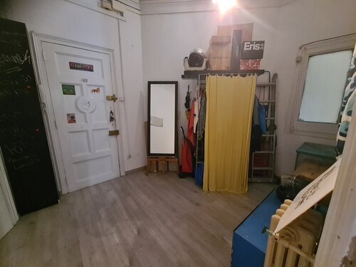 Room in a 5-person shared flat in Eixample · 3