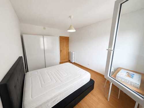 Room in a 2-person shared flat in Eixample · 2