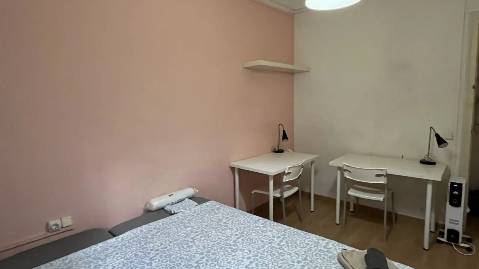 Habitación amueblada en piso compartido en Gràcia · 3