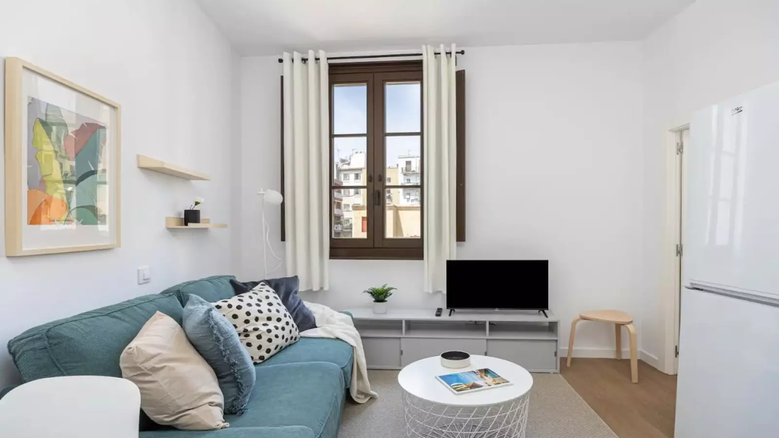 Piso de 1 dormitorio amueblado en Ciutat Vella · 3