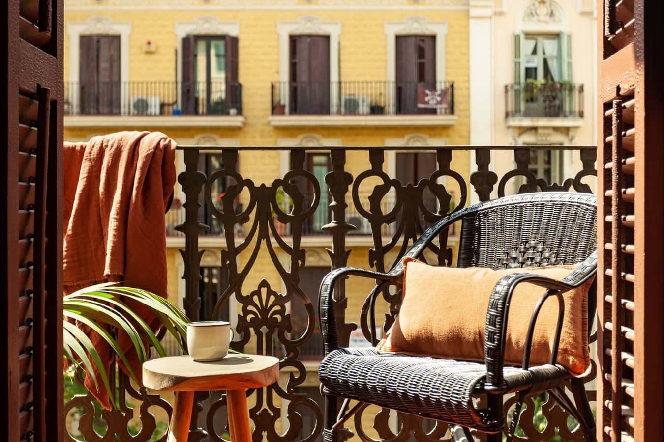 Furnished 2-bedroom flat in Eixample, 70 m² · 2