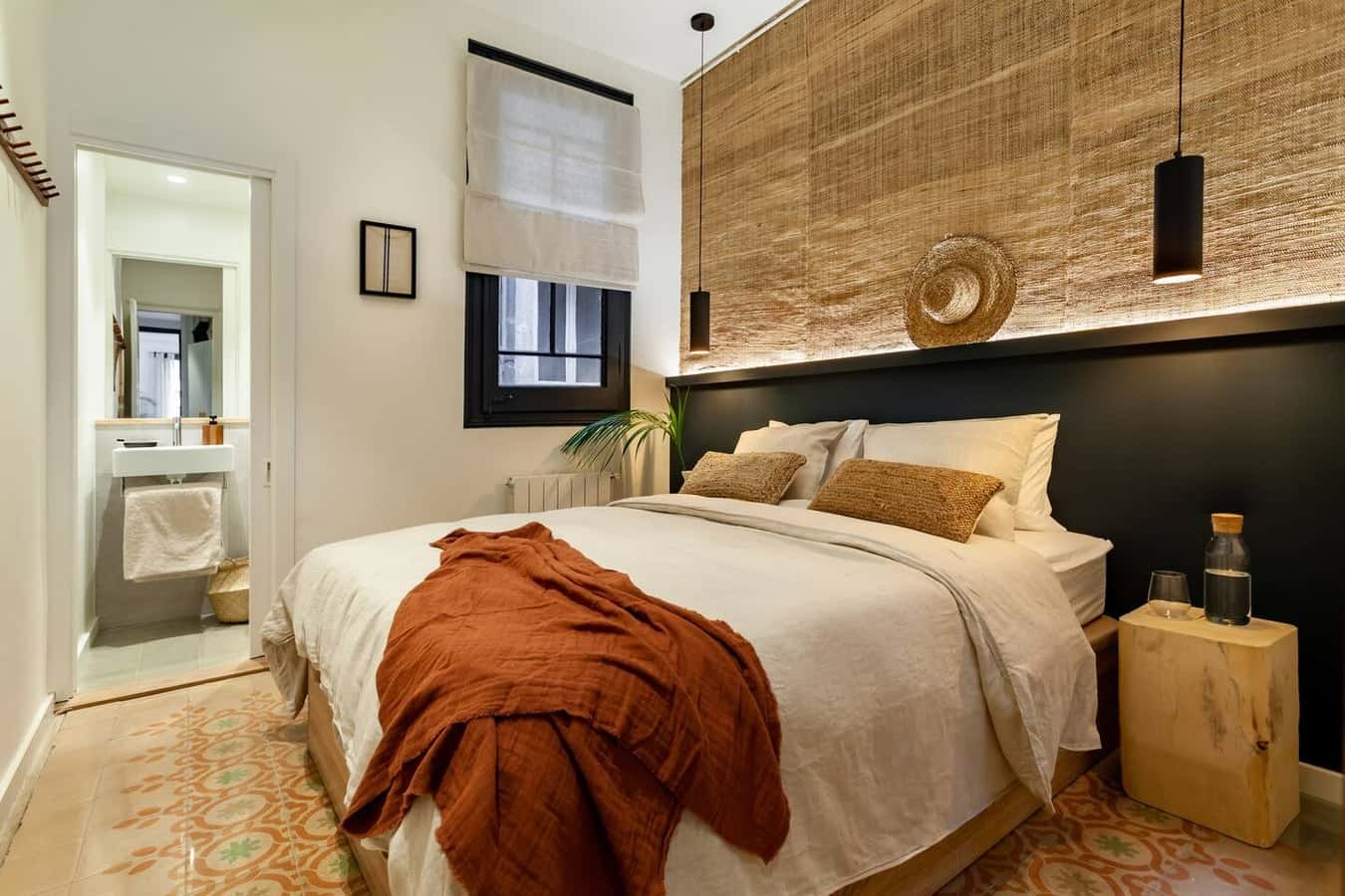 Furnished 2-bedroom flat in Eixample, 70 m² · 3