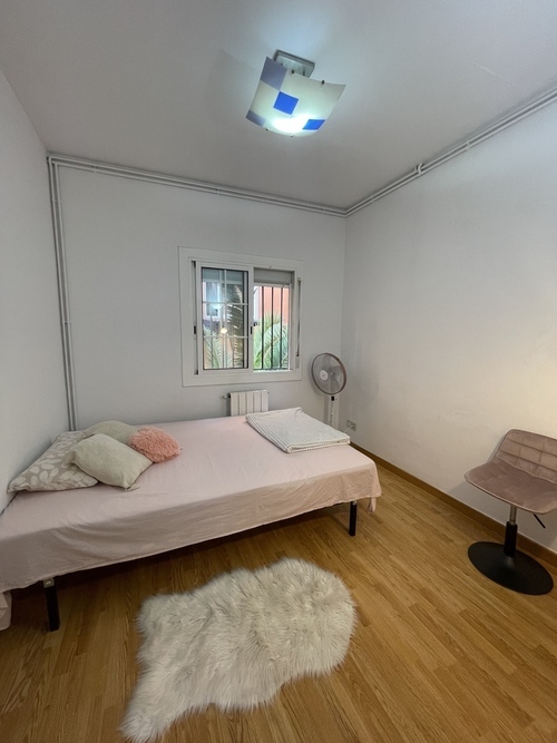 Room in a 4-person shared flat in Horta-Guinardó · 4