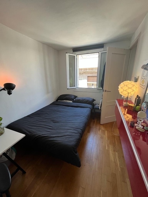 Room in a 2-person shared flat in Ciutat Vella · 2