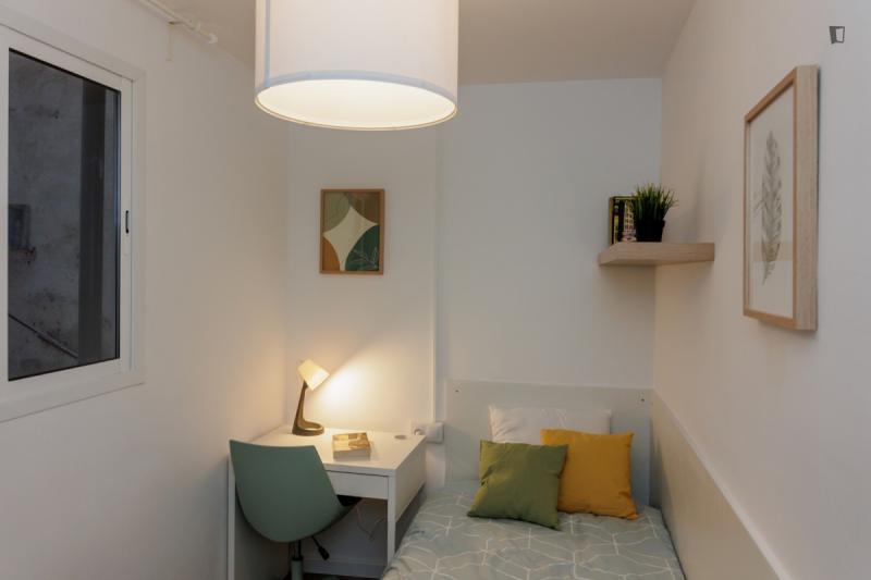 Furnished room in a 5-person shared flat in L'Hospitalet · 4