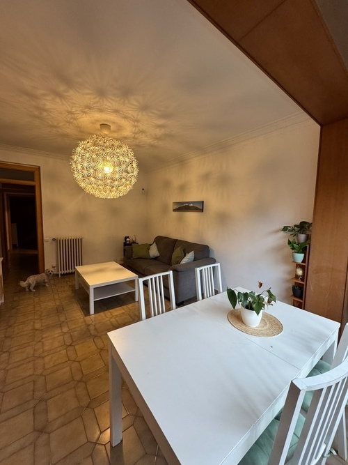Room in a 3-person shared flat in Eixample · 2