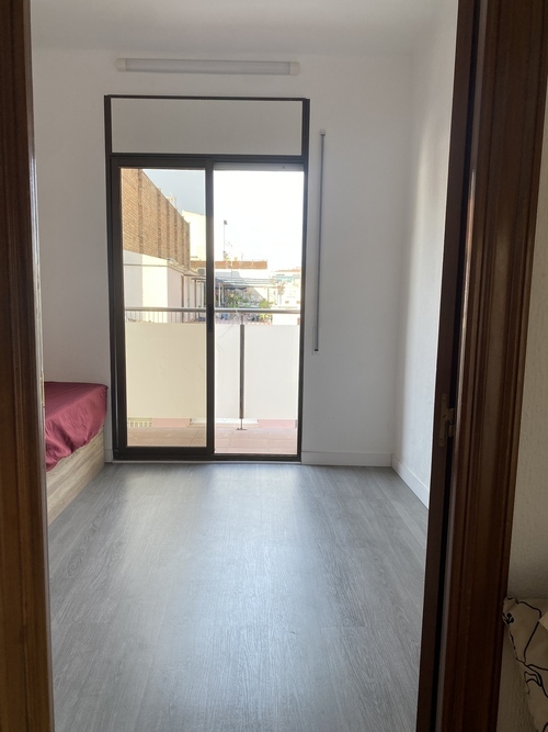 Room in a 3-person shared flat in Sants-Montjuïc · 3