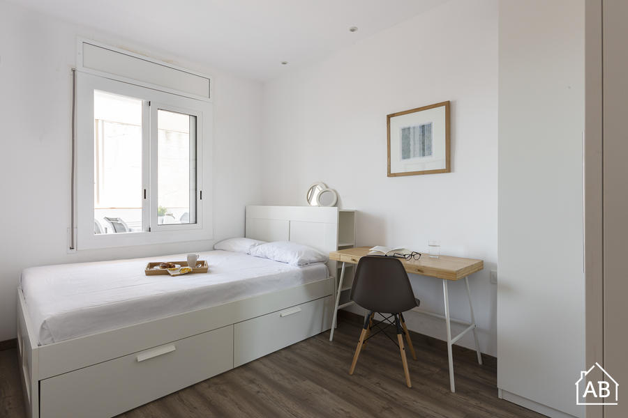 Piso de 4 dormitorios amueblado en Gràcia, 83 m² · 2