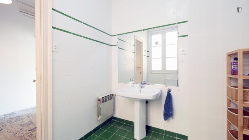Furnished 9-bedroom flat in Gràcia · 2