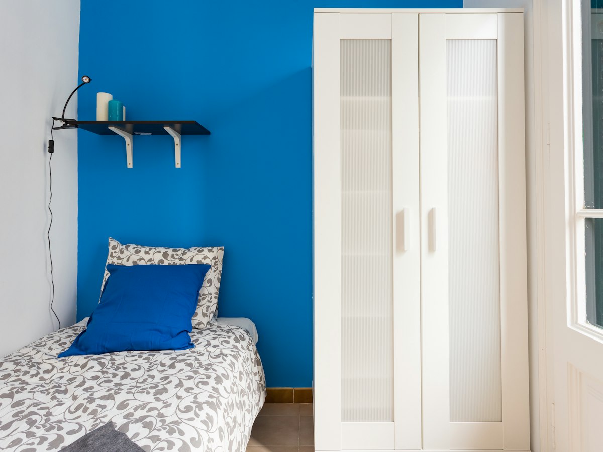 Furnished room in a 5-person shared flat in Sants-Montjuïc · 3