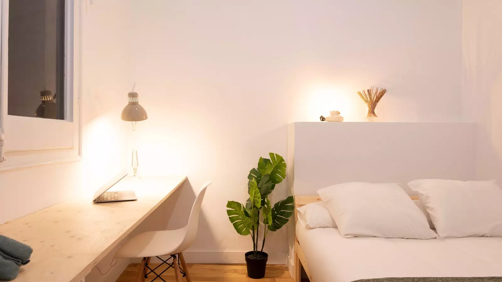 Habitación amueblada en piso compartido en Gràcia · 2