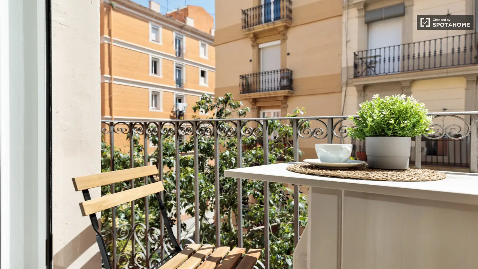Furnished 3-bedroom flat in Sants-Montjuïc, 80 m² · 3