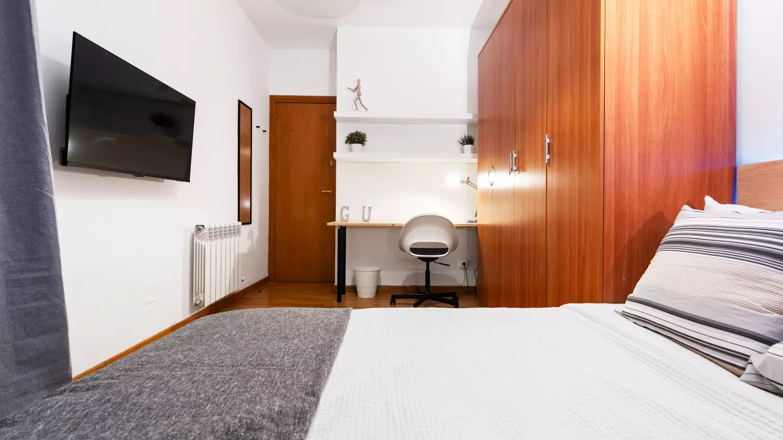 Habitación amueblada en piso compartido de 5 personas en Gràcia · 4