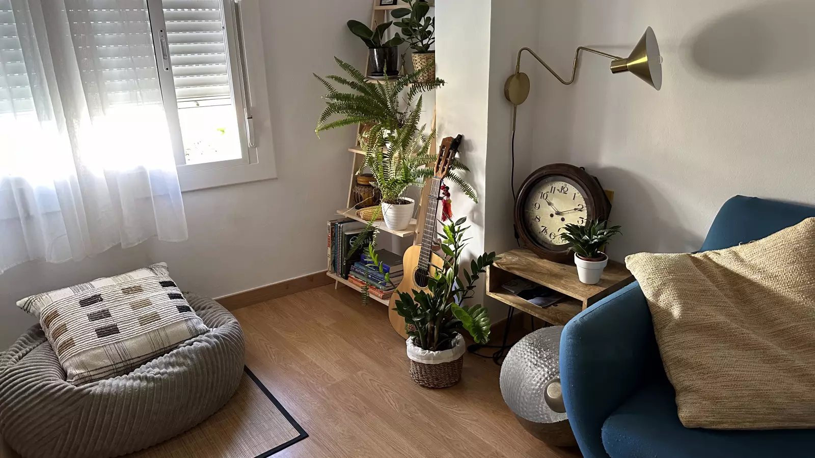 Furnished room in a shared flat in L'Hospitalet · 3