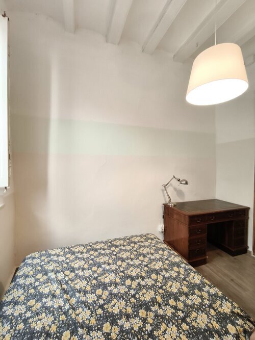 Room in a 3-person shared flat in Ciutat Vella · 4