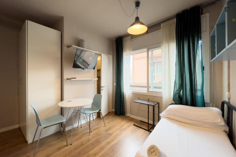Furnished studio in Sant Andreu · 3