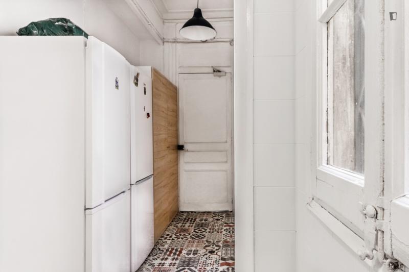 Furnished 9-bedroom flat in Gràcia · 4