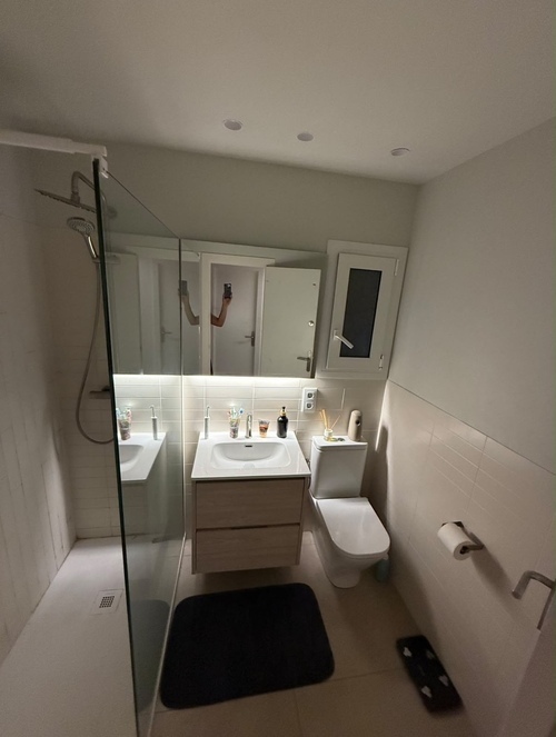 Room in a 3-person shared flat in Eixample · 3