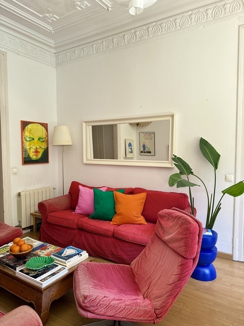 Room in a 6-person shared flat in Eixample · 3