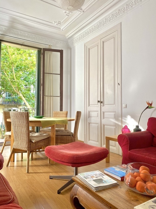 Room in a 6-person shared flat in Eixample · 4