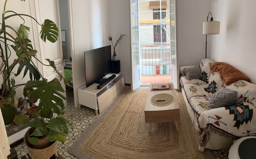 Room in a 3-person shared flat in Gràcia · 2