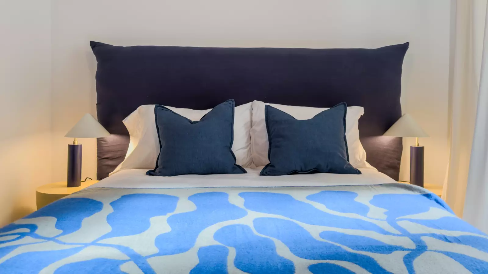 Furnished room in a 3-person shared flat in Gràcia · 4
