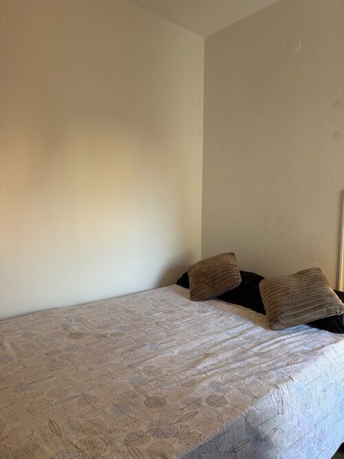 Room in a 5-person shared flat in Sants-Montjuïc · 2