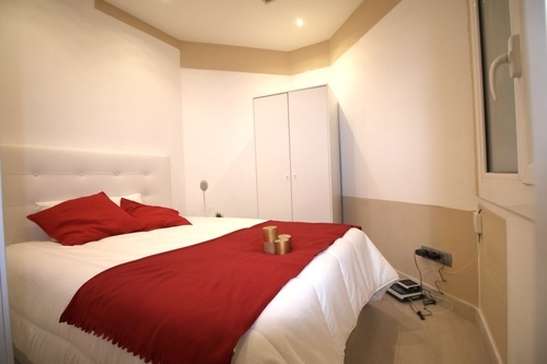 Habitación en piso compartido de 5 personas en Eixample · 2