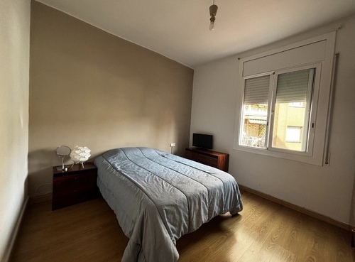 Room in a 3-person shared flat in Barcelona · 2