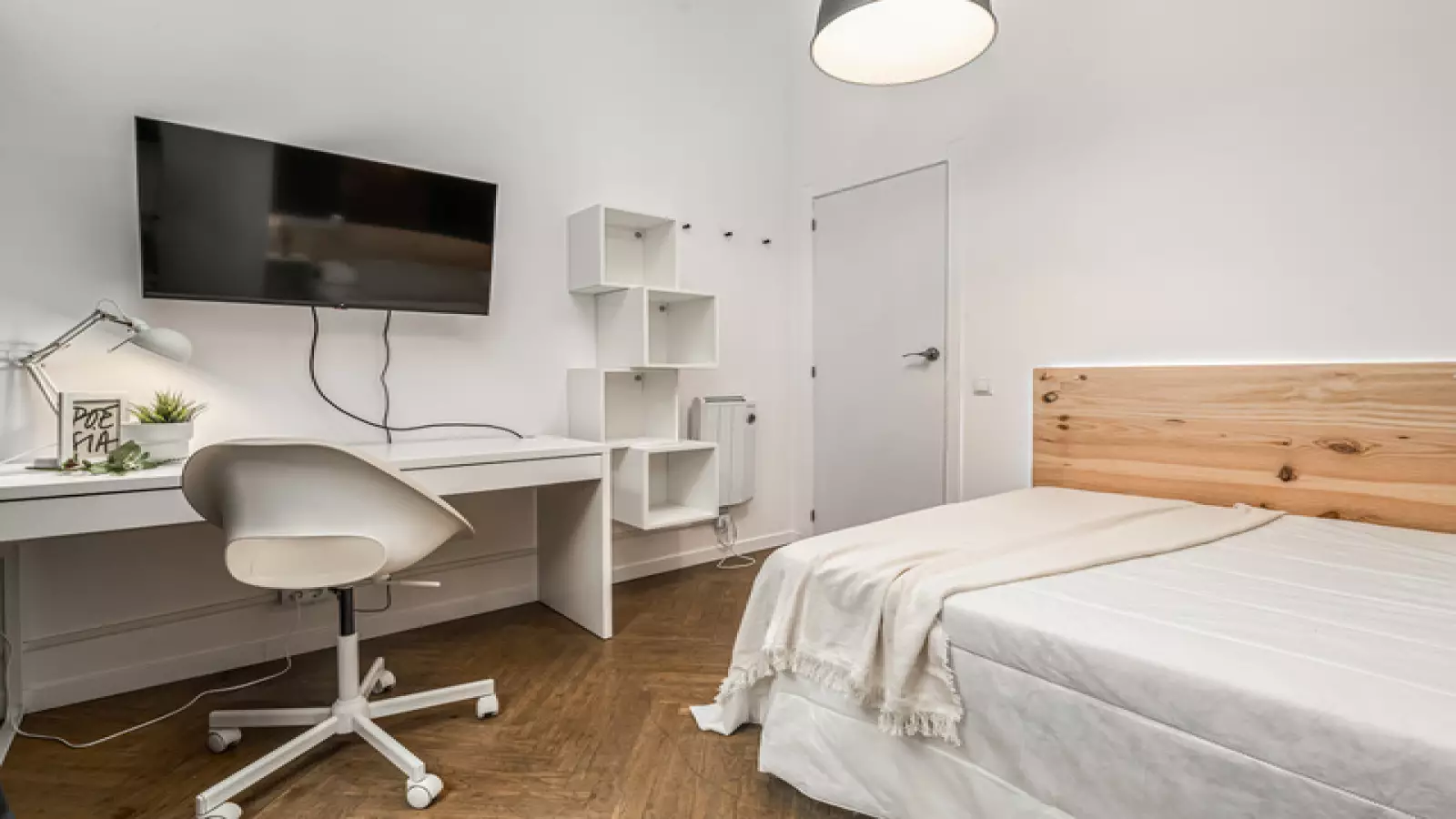 Habitación amueblada en piso compartido en Ciutat Vella · 2