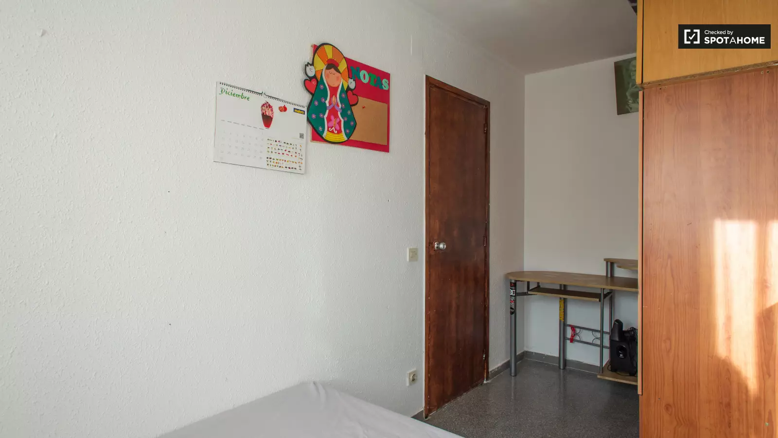 Furnished room in a 3-person shared flat in Nou Barris · 3