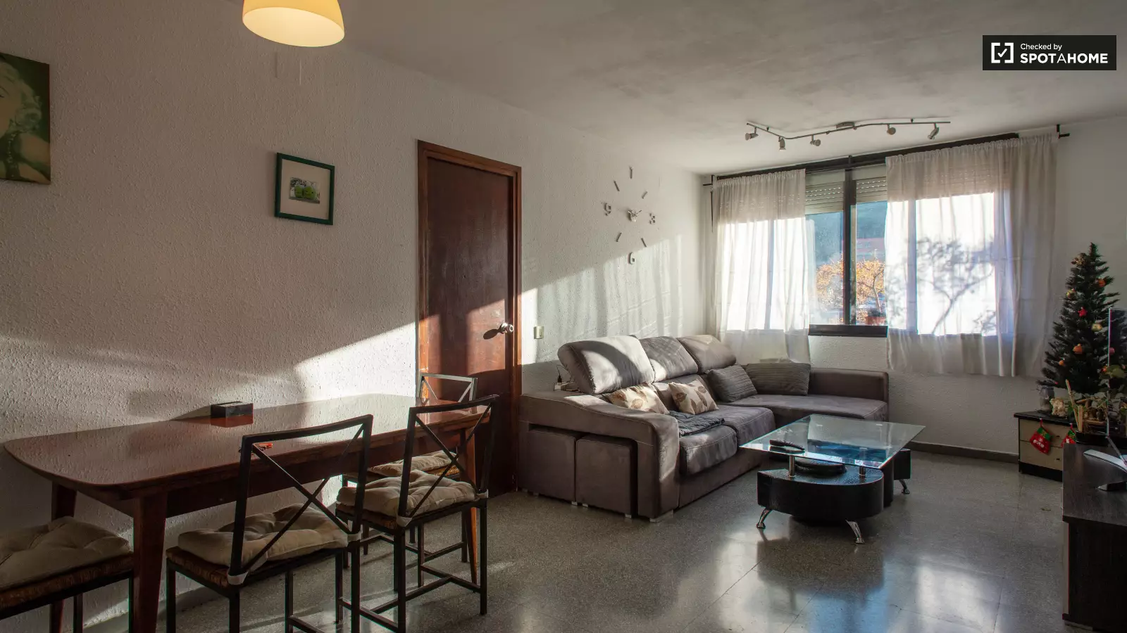 Furnished room in a 3-person shared flat in Nou Barris · 4