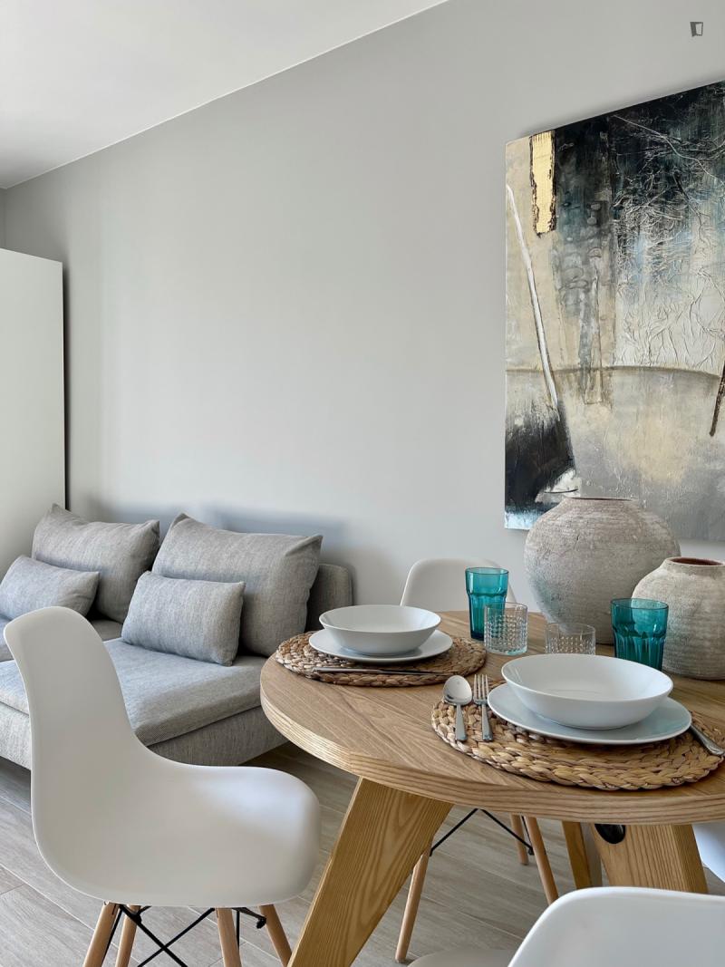 Furnished room in a 4-person shared flat in L'Hospitalet · 4