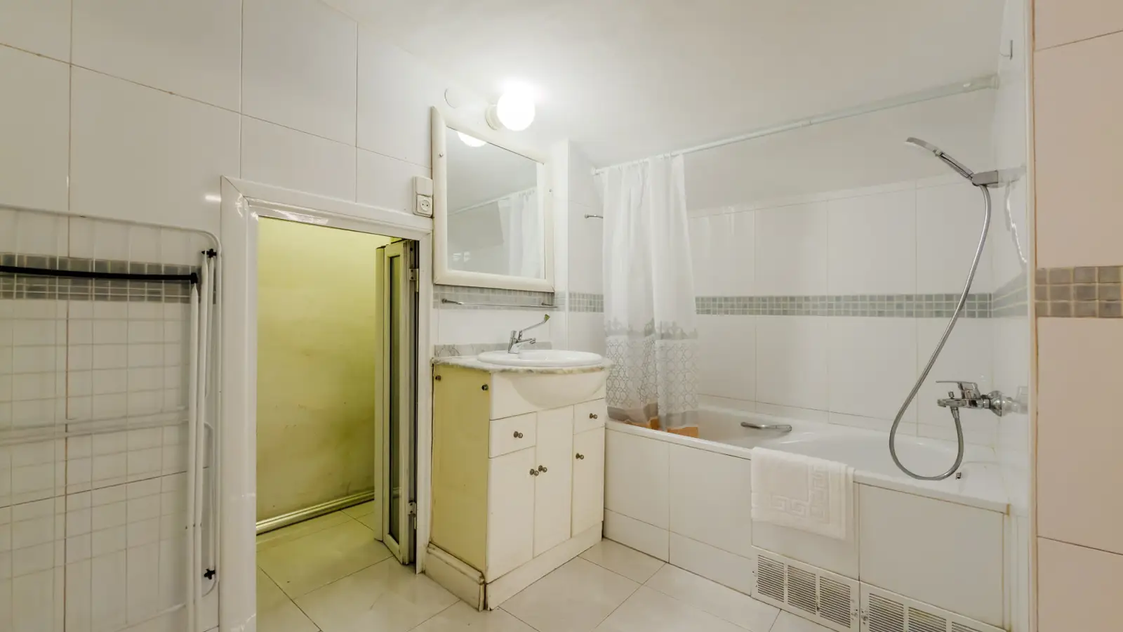 Furnished 1-bedroom flat in Eixample, 30 m² · 4