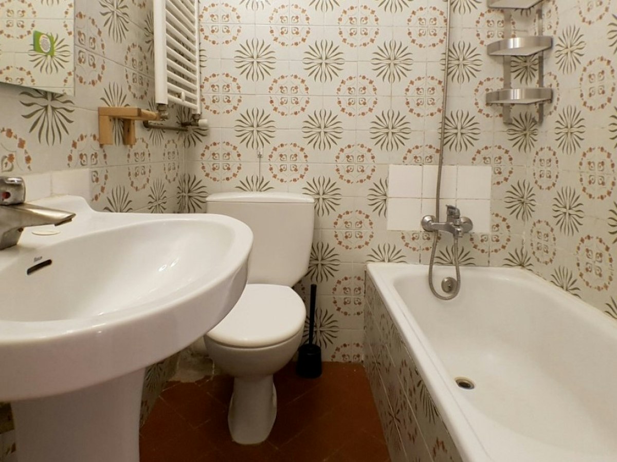 Furnished room in a 7-person shared flat in Sants-Montjuïc · 4