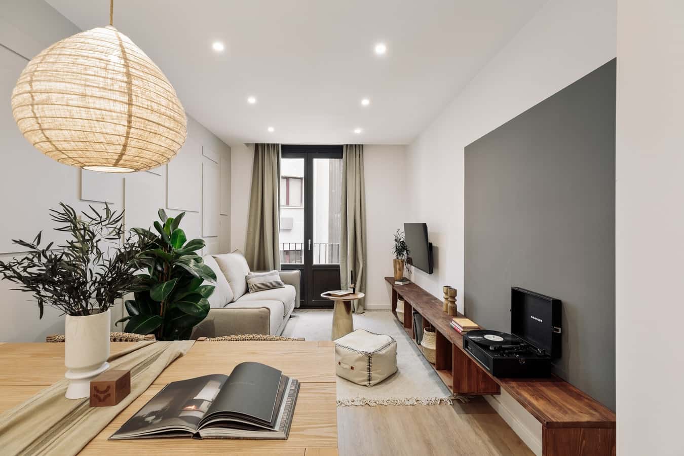 Piso de 2 dormitorios amueblado en Barcelona, 57 m²