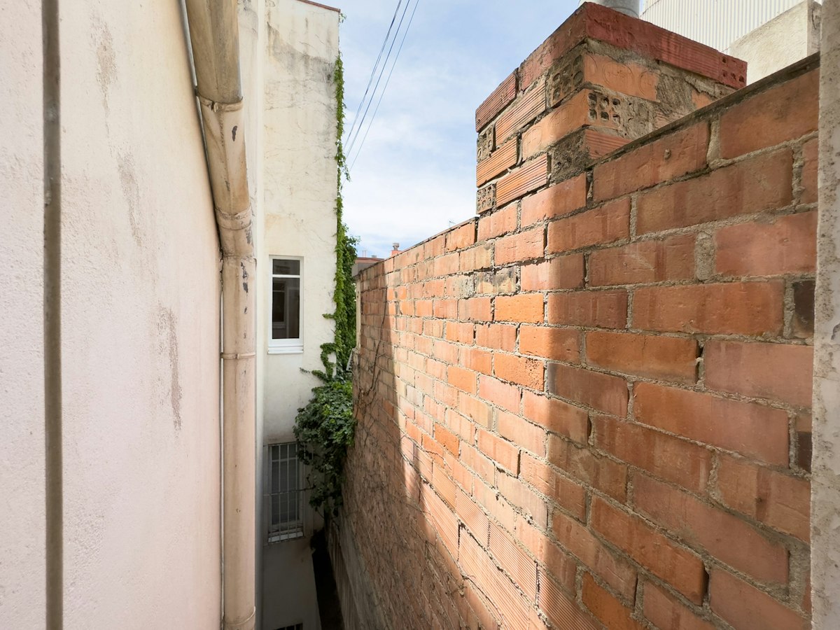 Habitación amueblada en piso compartido de 7 personas en Gràcia · 3