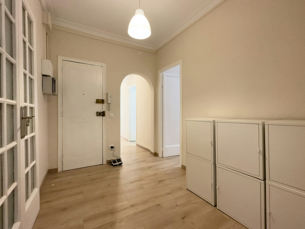 Habitación amueblada en piso compartido de 7 personas en Gràcia · 4