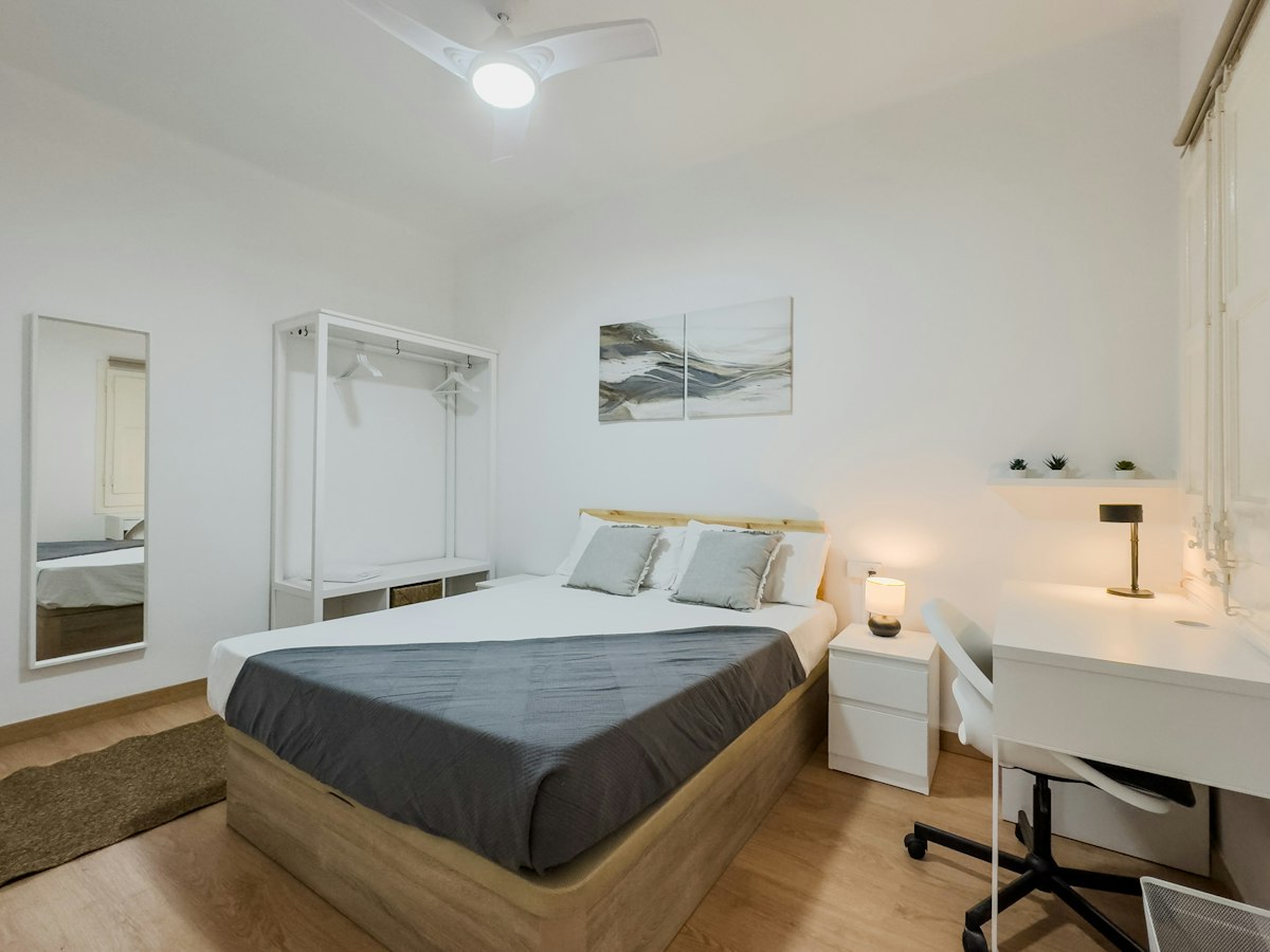 Furnished room in a 4-person shared flat in L'Hospitalet