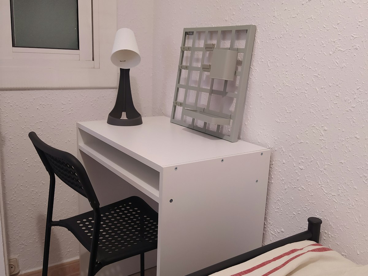 Habitación amueblada en piso compartido de 4 personas en Eixample · 3