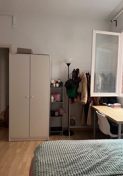 Habitación en piso compartido de 4 personas en Eixample · 3
