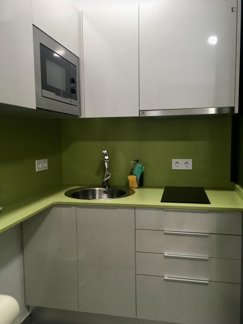 Furnished 1-bedroom flat in Horta-Guinardó · 3