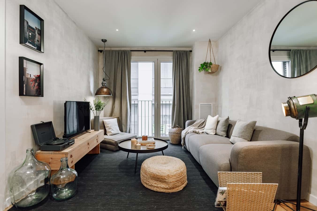 Furnished 2-bedroom flat in Eixample, 70 m² · 3