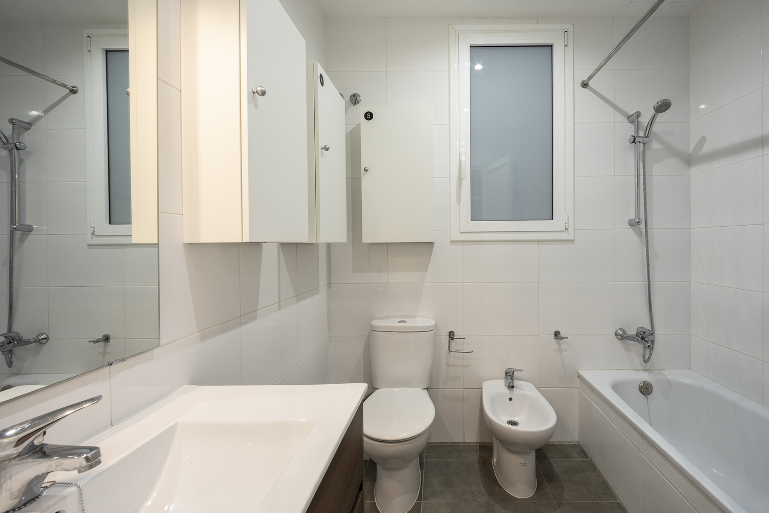 Habitación en piso compartido en Les Corts · 3