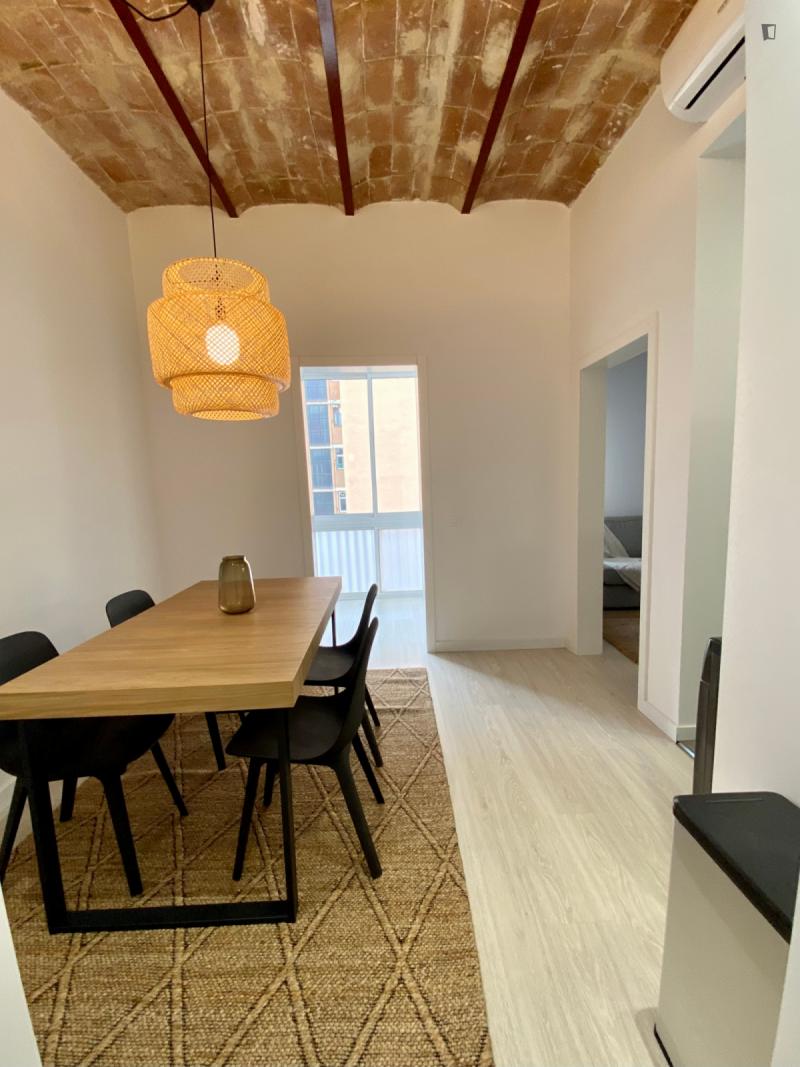 Furnished room in a 3-person shared flat in Sants-Montjuïc · 4