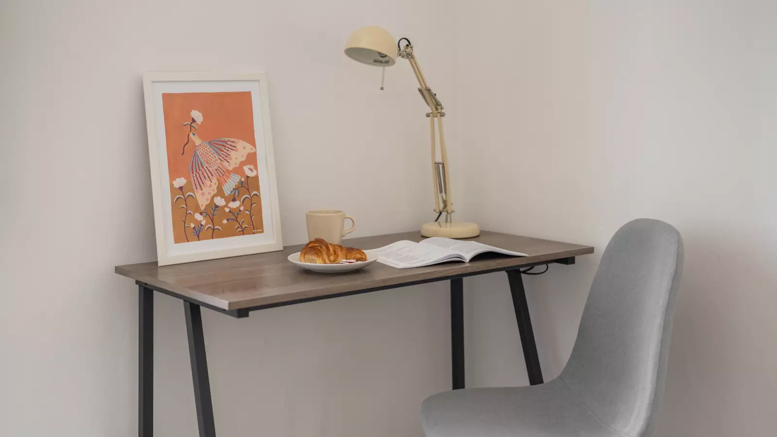 Furnished room in a shared flat in Ciutat Vella · 4
