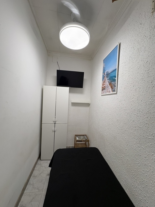 Room in a 6-person shared flat in Ciutat Vella · 3