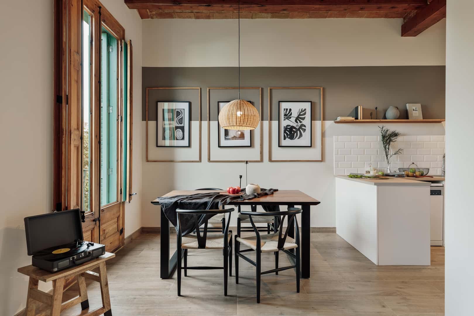 Furnished 3-bedroom flat in Eixample, 102 m² · 3