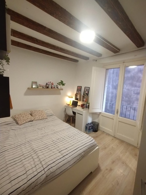 Room in a 5-person shared flat in Ciutat Vella · 3